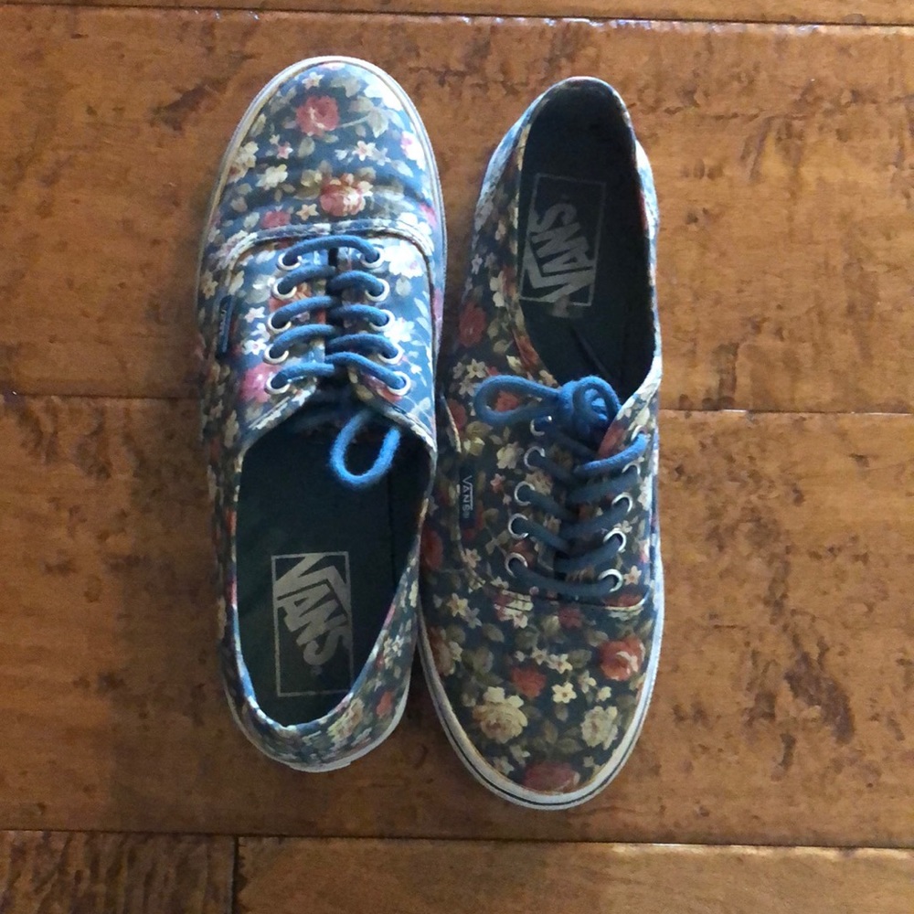 Ladies floral Vans in excellent used condition